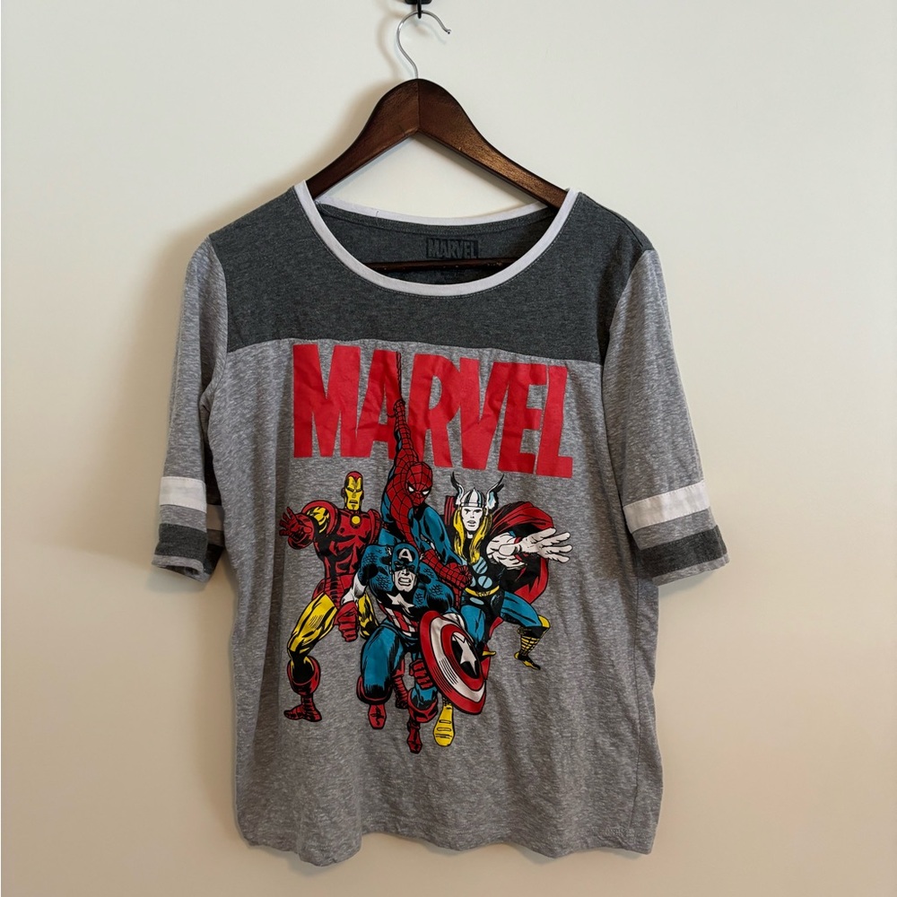 Grey Marvel T-Shirt. Size Medium.